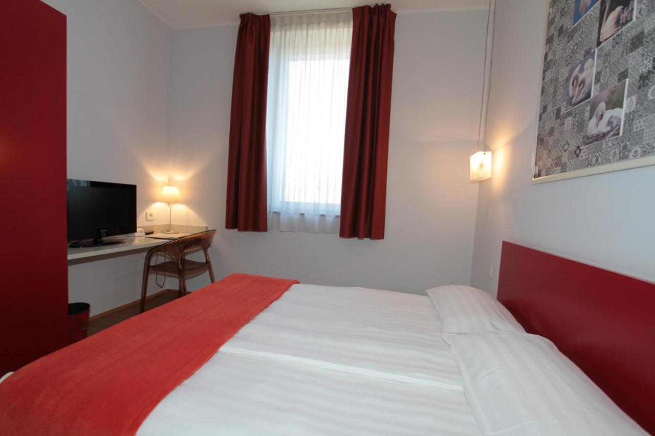 Hotel La Sosta Cisano Bergamasco Exteriör bild